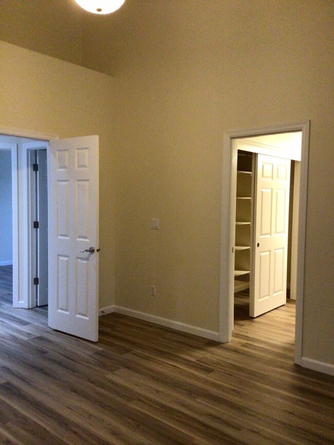 Building Photo - 3 Bedroom Home in Sherwood Neighborhood