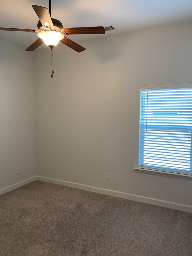 Building Photo - 3632 Kearsley St