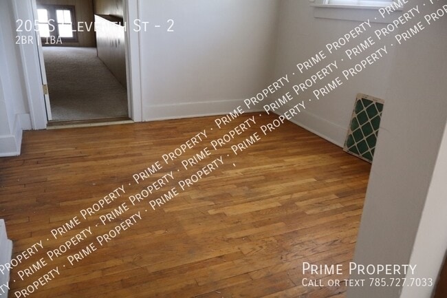 Building Photo - 205 S Eleventh St-2