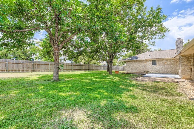 Building Photo - 5313 Basswood Ln