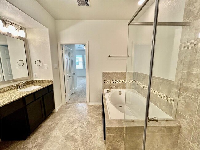 Building Photo - 1507 Peyton Oaks Pl