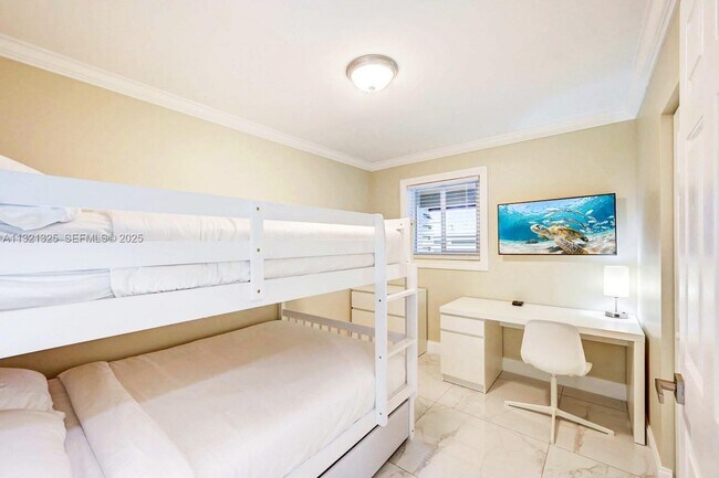 Building Photo - 1020 N 13th Terrace