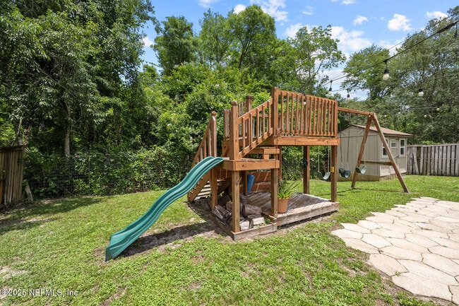 Building Photo - 8575 Crooked Tree Dr