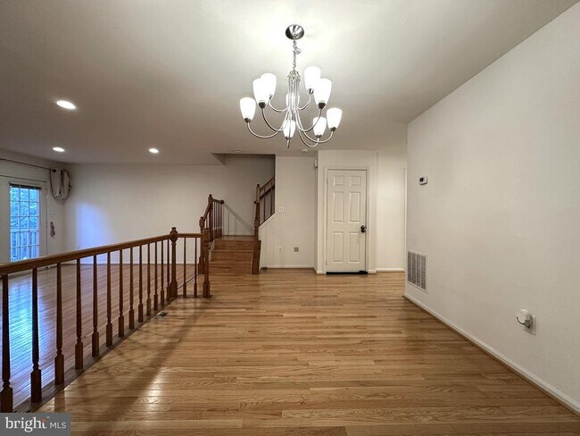 Building Photo - 6042 Loganwood Dr