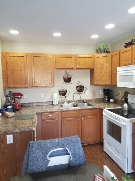 Building Photo - 1001 Ann Marie Dr