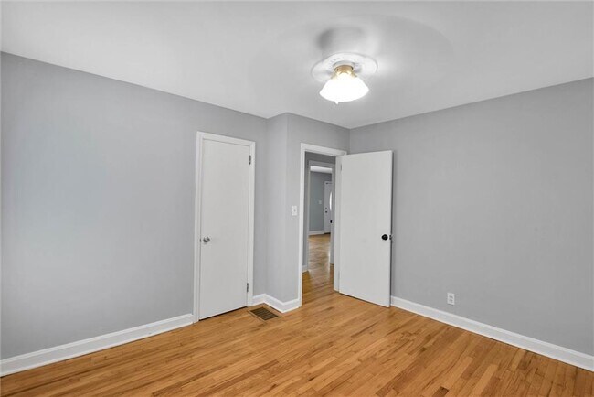 Building Photo - 1857 Fern Creek Ln NE