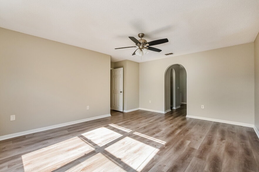 Building Photo - 336 Pleasant Gardens Dr