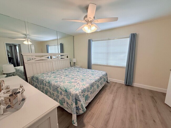 Building Photo - Beautifully Updated & Furnished 2-Bed/2-Bath Villa in Palm Aire – Sarasota, FL