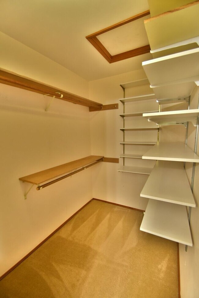 Building Photo - 3bd/2ba Woodinville Home