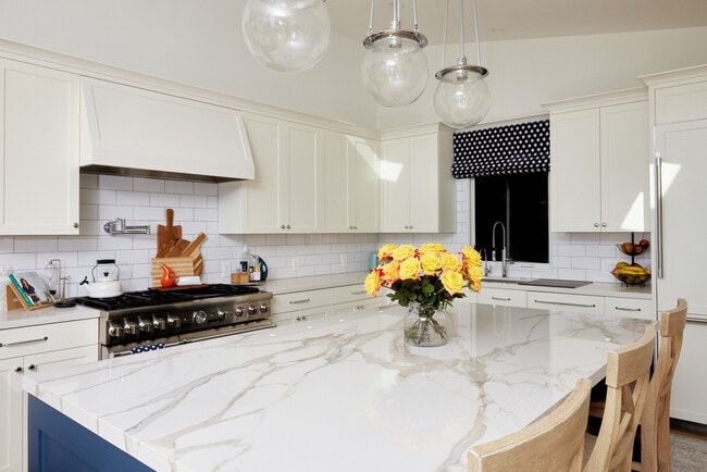 Building Photo - 14 Westwind St