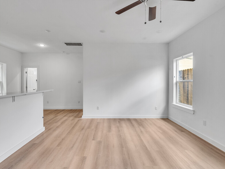 Building Photo - 8625 Homewood Ln