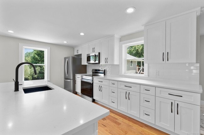 Building Photo - 48A E Pembroke Rd