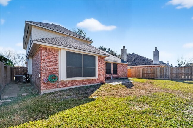 Building Photo - 910 Norfolk Dr