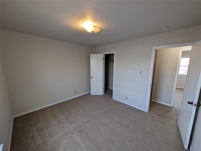 Building Photo - 7800 Northcrest Blvd