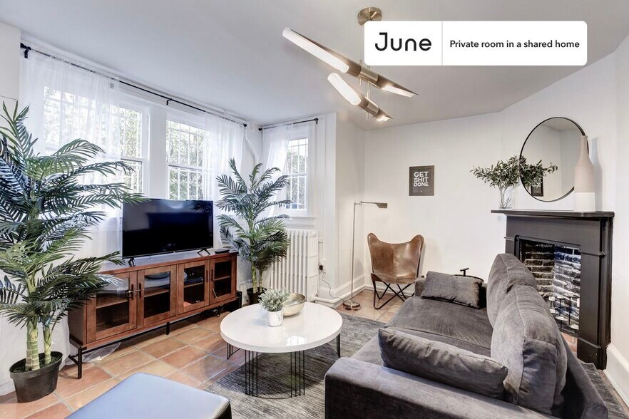 Building Photo - Room in Shared 4 bed/1.5 bath home in Capitol Hill