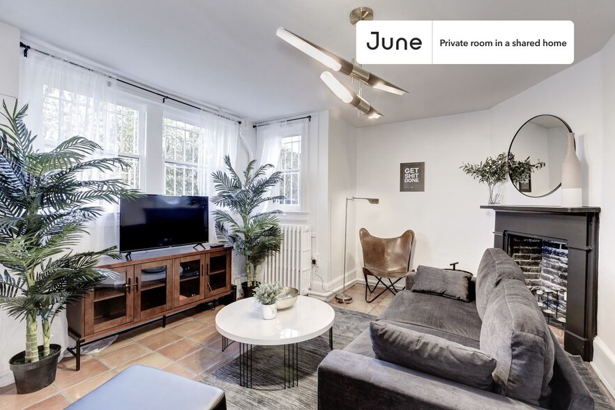 Building Photo - Room in Shared 4 bed/1.5 bath home in Capitol Hill