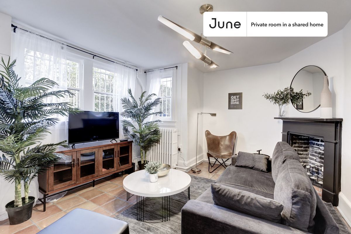 Building Photo - Room in Shared 4 bed/1.5 bath home in Capitol Hill