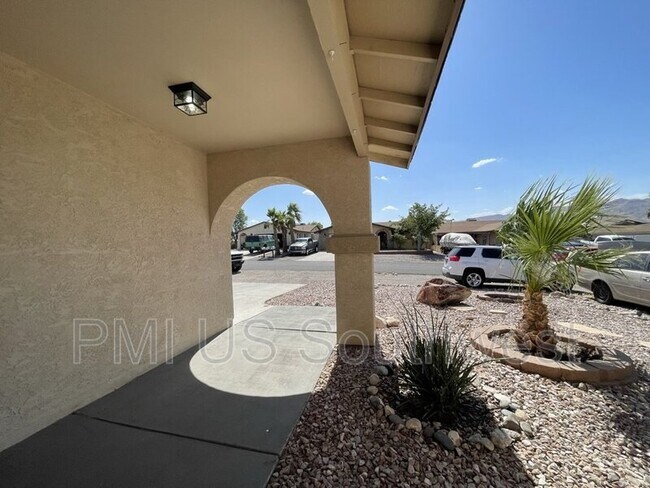 Building Photo - 1394 Mirada Dr
