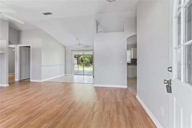 Building Photo - 2745 Nellie Ln