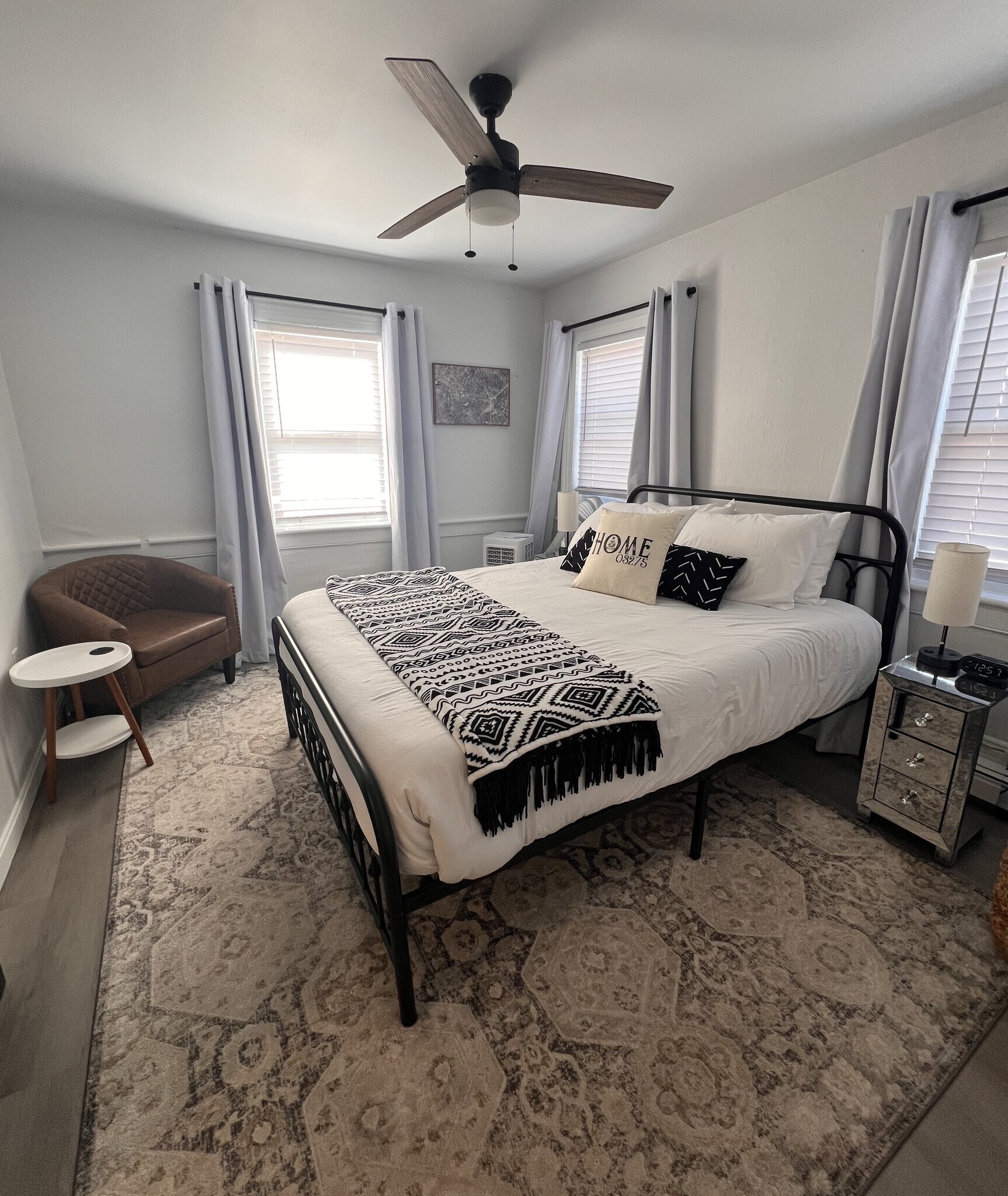 Building Photo - 10 Glass St