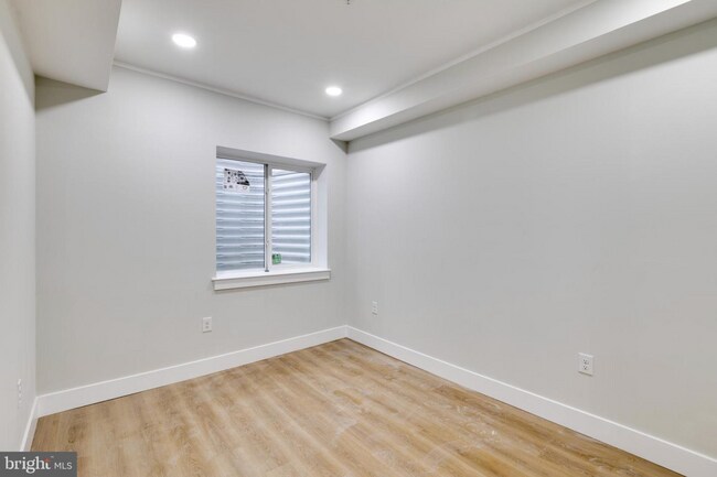 Building Photo - 1511 W Flora St