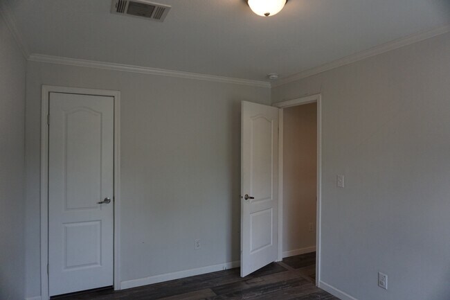 Building Photo - 4656 Eagle Way