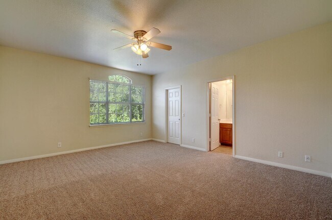 Building Photo - 610 Maiden Ln
