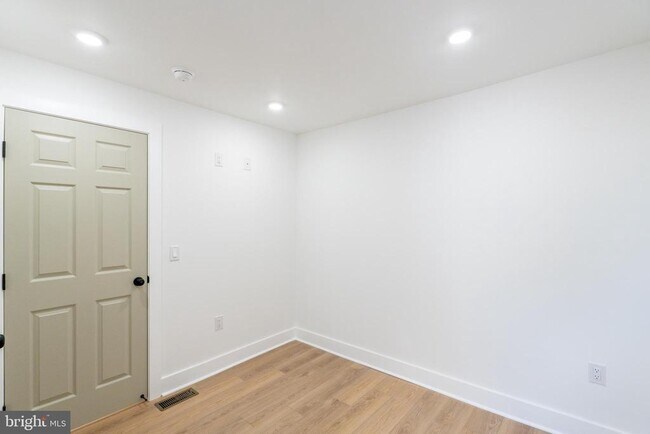 Building Photo - 1824 N Bouvier St