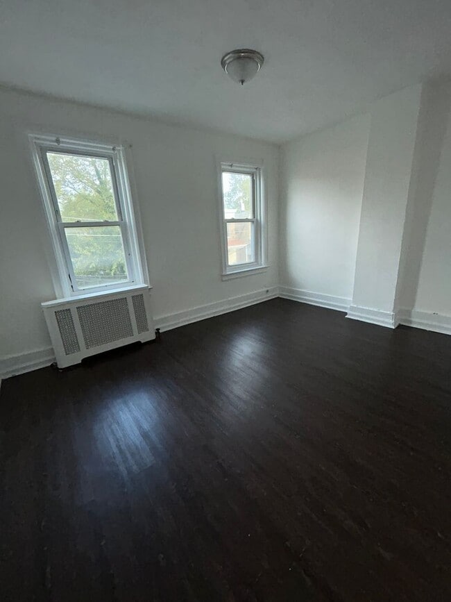 Building Photo - 35 Dexter St