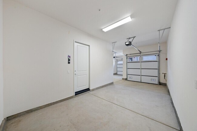 Building Photo - 822 Francesca Dr