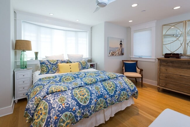 Building Photo - Four-bedroom home in the heart of the Village, offered furnished long-term lease. Ideally located...