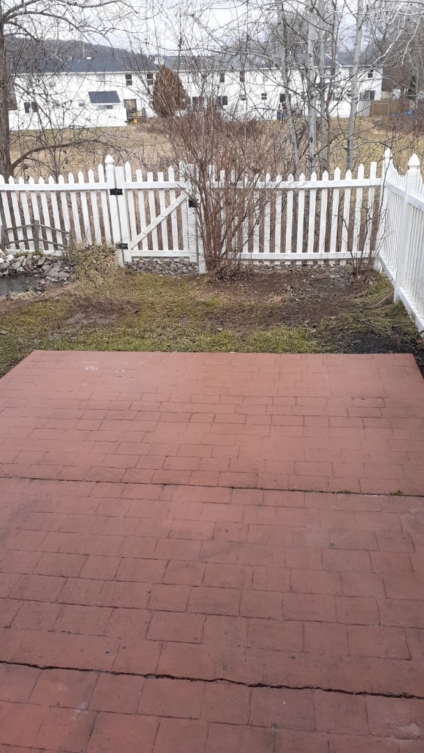 Building Photo - 607 Lily Ct