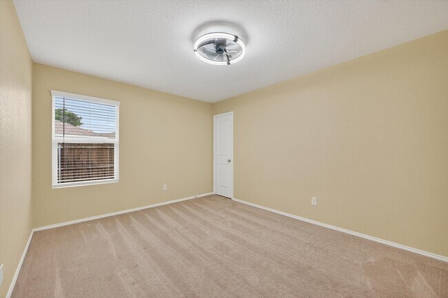 Building Photo - 3328 Turkey Trot Ln