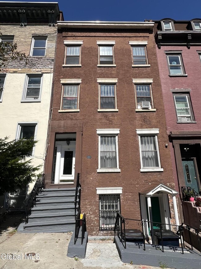 Building Photo - 91 Columbia St