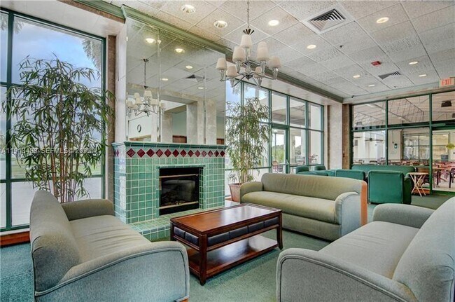 Building Photo - 4301 Martinique Cir