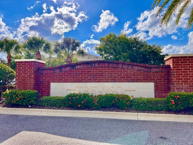 Building Photo - PRICE REDUCED!  Gorgeous 3-bedroom, 2 1/2-...