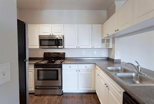 Building Photo - 10505 S I-35 Frontage Rd