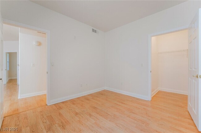 Building Photo - 8000 W Badura Ave