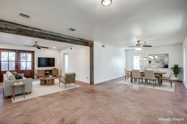 Building Photo - 8503 Manhattan Dr