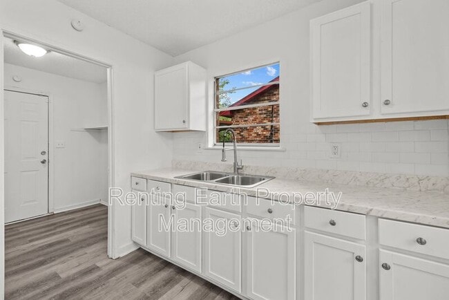 Building Photo - 6140 Cherry Hill Rd