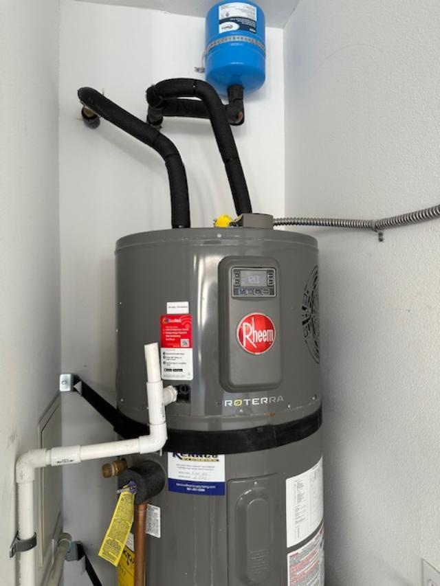 Building Photo - 9423 Sepulveda Blvd