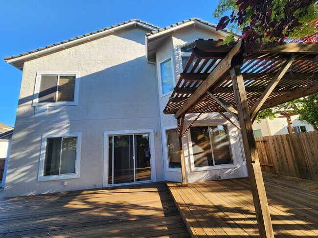 Building Photo - 3212 Bear Creek Dr