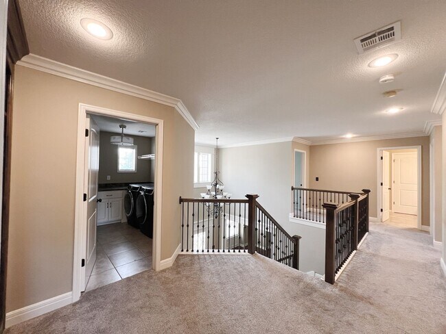 Building Photo - SEE IT NOW: Luxury 5-Bed Home in Wilshire ...