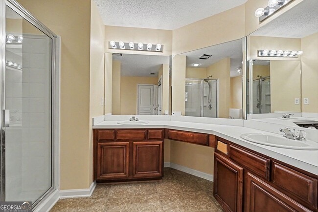 Building Photo - 348 Darbys Run Ct