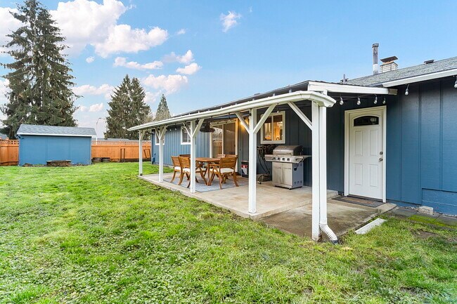 Building Photo - 12318 SE 67th Ct