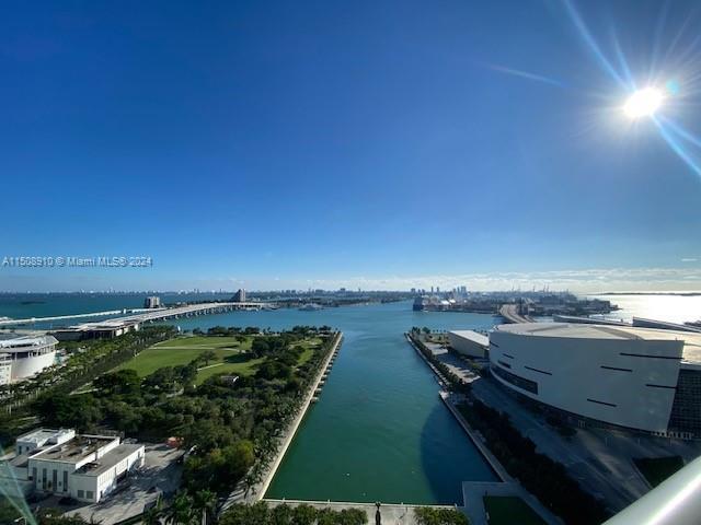 Primary Photo - 888 Biscayne Blvd