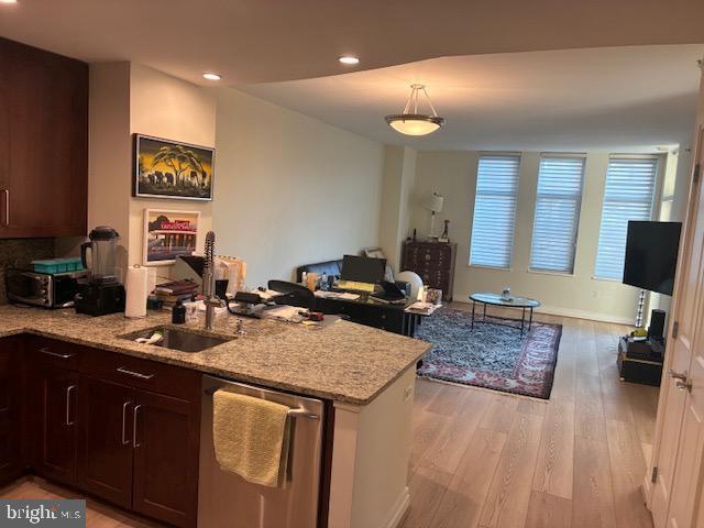 Building Photo - 8220 Crestwood Heights Dr