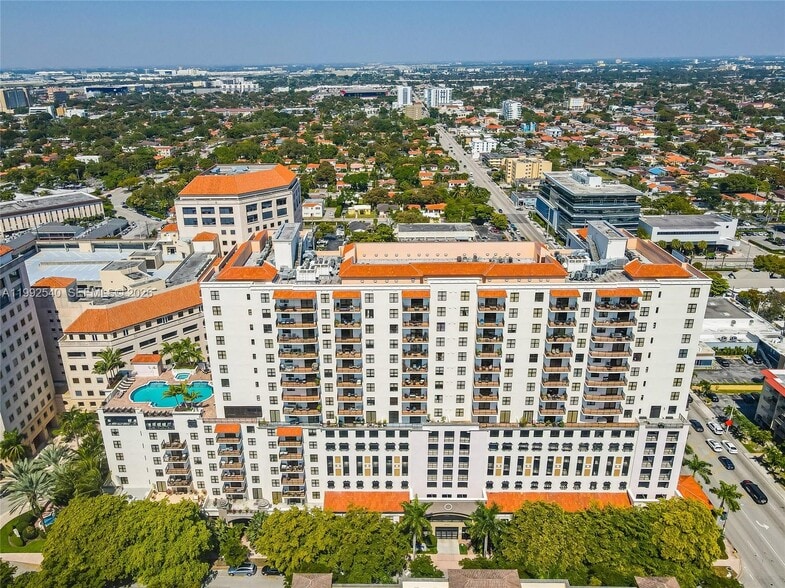 Building Photo - 888 S Douglas Rd