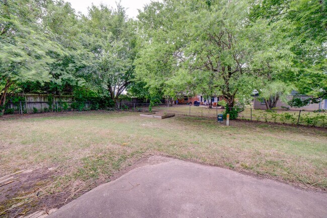 Building Photo - 4 Bed | 2 Bath | Broken Arrow | October