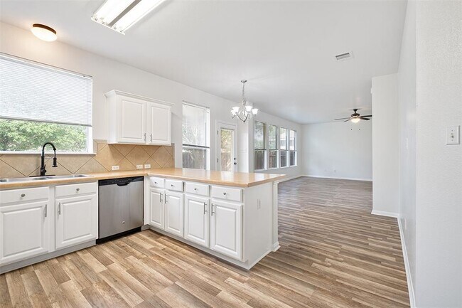 Building Photo - 4101 Bandice Ln